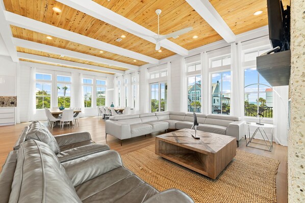 TV, fireplace, table tennis, stereo