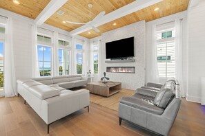 TV, fireplace, table tennis, stereo