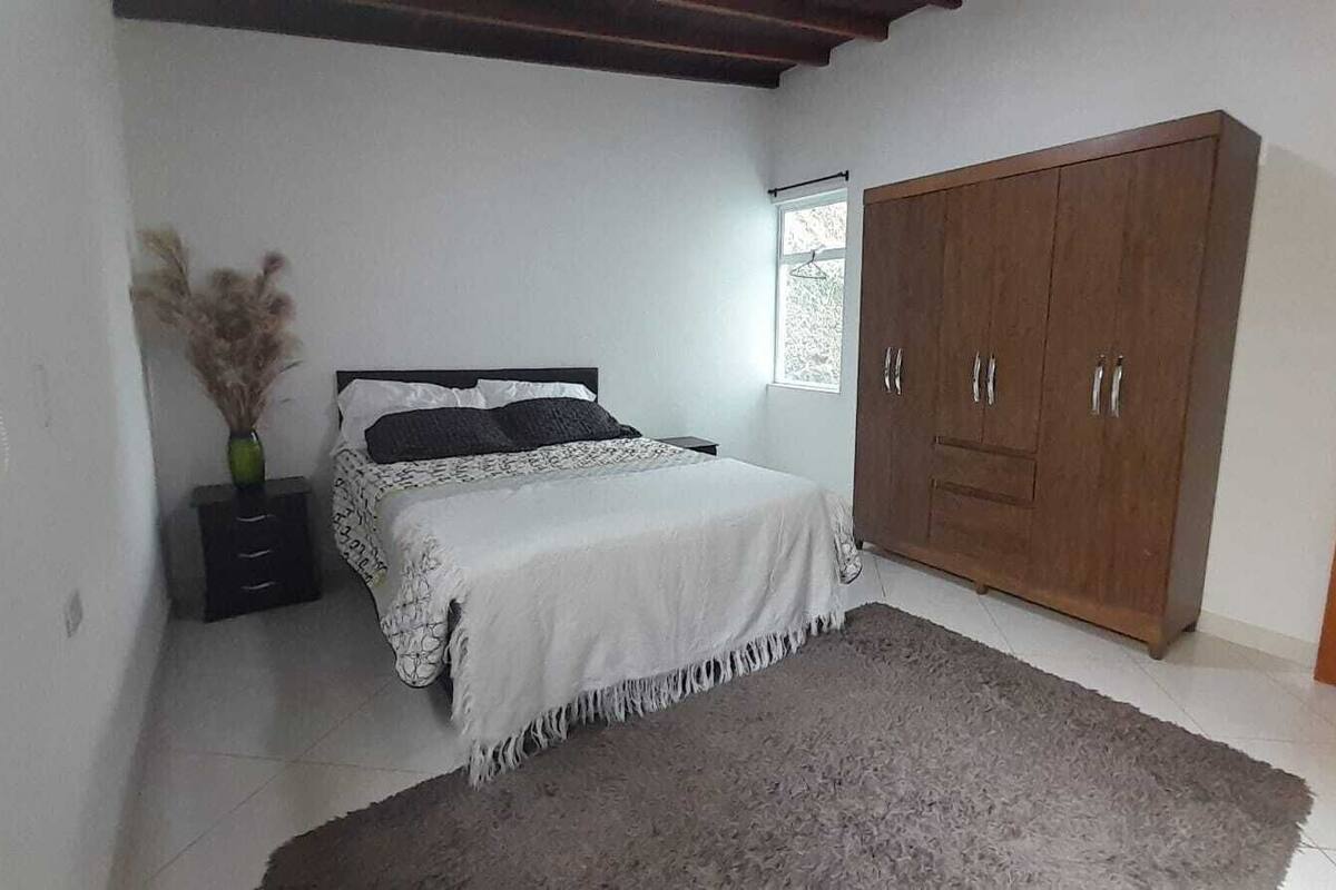 1 chambre, Wi-Fi gratuit, ameublement personnalisé