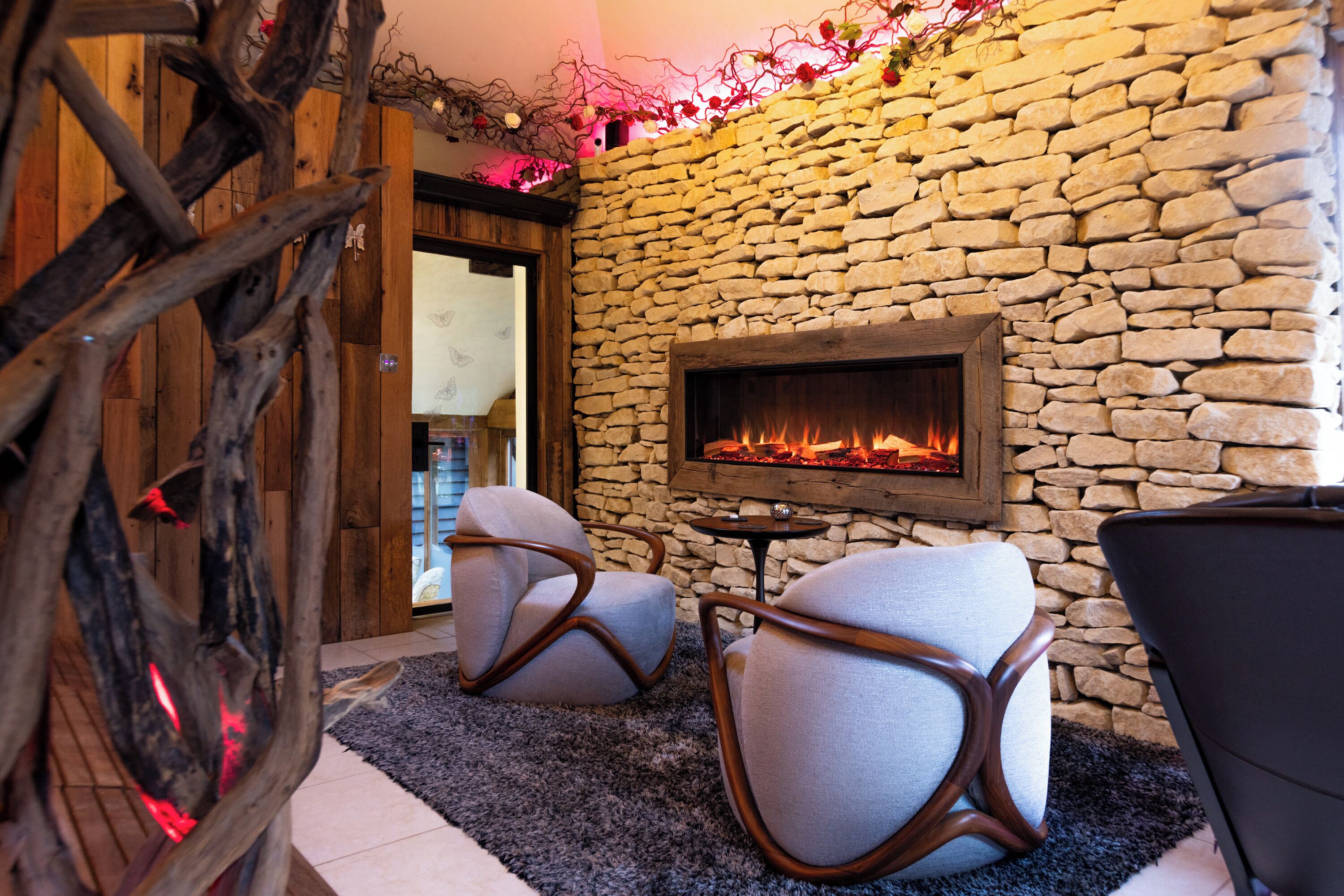 Salas de tratamientos para parejas, sauna, bañera de hidromasaje 