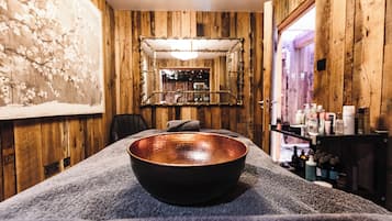 Couples treatment room(s), sauna, hot tub, steam room, body treatments