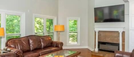 Smart-TV, fotballspill og bøker