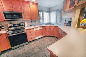 Cabin, 1 Bedroom | Private kitchen | Fridge, oven, coffee/tea maker, toaster - Sunnyside Knoll: 6 1 Bedroom Cabin (Estes Park)