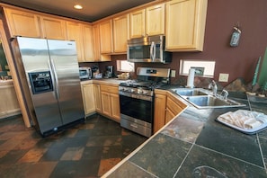 Ferienhütte, 2 Schlafzimmer | Eigene Küche | Kühlschrank, Ofen, Wasserkocher mit Kaffee-/Teezubehör, Toaster