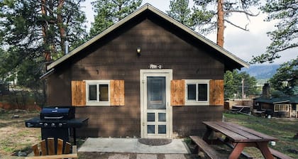 Triple R Cottages: 2 1 Bedroom Cabin