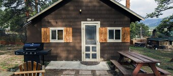 Triple R Cottages: 2 1 Bedroom Cabin