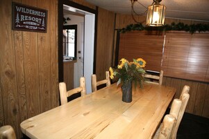 Cabin, 3 Bedrooms | Dining