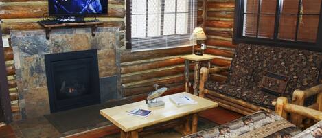 Cabin, 3 Bedrooms | Interior