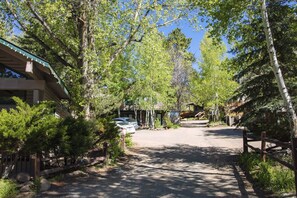 Studio | Property grounds - Sunnyside Knoll: 1 1 Bedroom Studio (Estes Park)