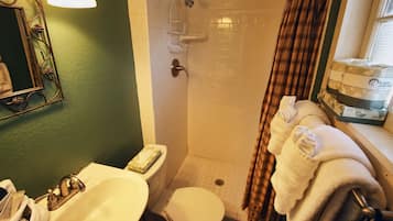 Studio | Bathroom | Towels