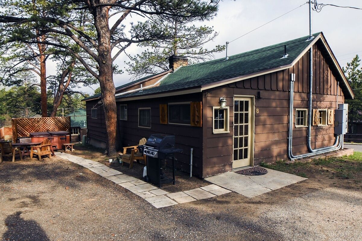 Cabin, 2 Bedrooms | BBQ/picnic area