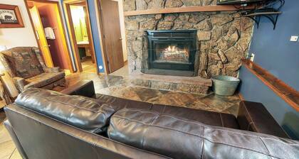 Timber Creek Chalets: 7 2 Bedroom Cabin