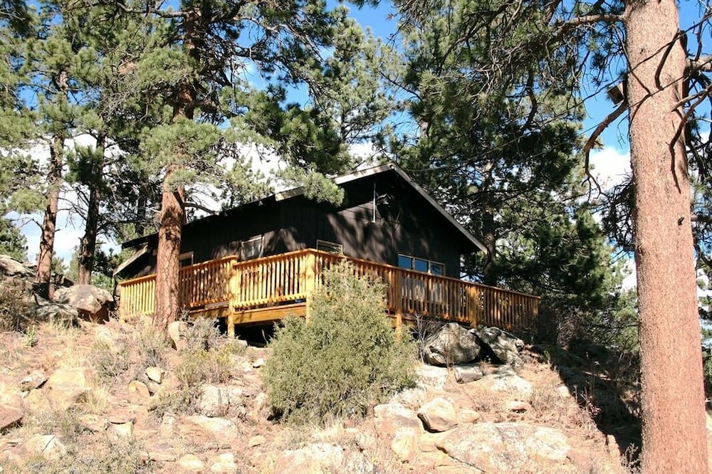 Lazy R Cottages: 5 2 Bedroom Cabin