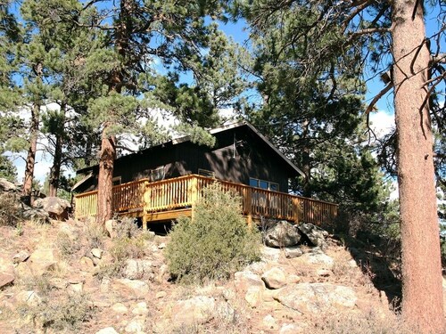 Lazy R Cottages: 5 2 Bedroom Cabin
