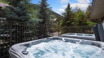 Condo, 2 Bedrooms | Outdoor spa tub