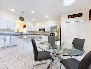 Maison, 6 chambres | Restauration