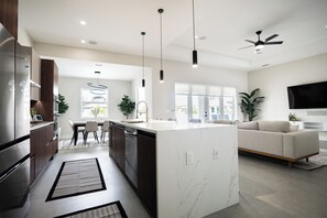 Interior - Luxury 4BR Entertainment house w/ Pool and Boat/RV parking (cape coral)