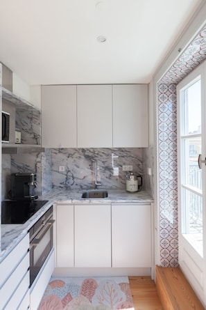 Fridge, microwave, oven, dishwasher