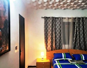3 bedrooms, WiFi, bed sheets - Elegant housing (Lomé)