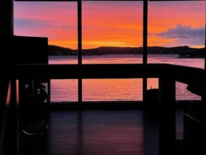 Interior - Luxe Lakefront, King & Queen Bed Suites, Sunset, Pools, Boat Slip, 1,786 sqft! (Osage Beach)