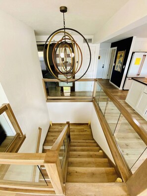 Interior - Luxe Lakefront, King & Queen Bed Suites, Sunset, Pools, Boat Slip, 1,786 sqft! (Osage Beach)