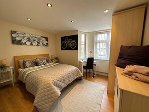 1 bedroom, iron/ironing board, WiFi, bed sheets