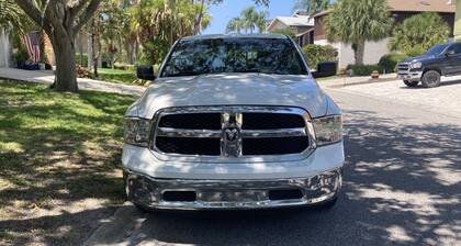 Lovely 4-bedroom house with fitness room, WiFi in Port Richey