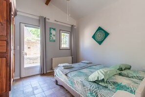 2 chambres, fer et planche à repasser, Wi-Fi gratuit