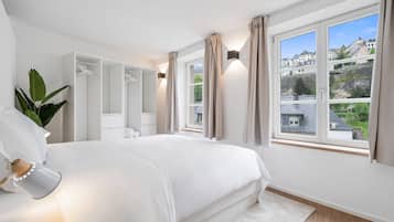 Individually decorated, individually furnished, desk, laptop workspace