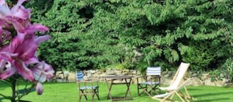 Mehefin Coed - Unwind & Relax. At the base of the Preseli mountain range.