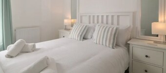 Sandown, cosy cottage by the sea