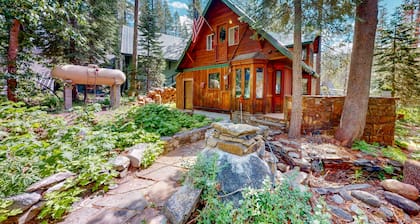 Riverfront dog-friendly retreat with a rustic flair & wood stove, near skiing