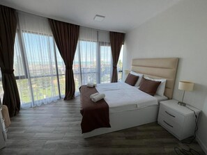 Deluxe Apartment | Soundproofing, iron/ironing board, free WiFi, bed sheets - Holiday Lux Sea Towers Batumi (Batumi)