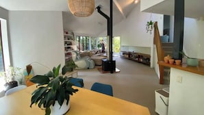 Unclassified image, 2 of 10, button - 2BR Oasis on the North Shore (Auckland)