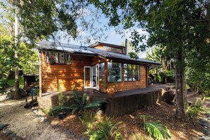 Exterior - 2BR Oasis on the North Shore (Auckland)