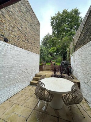 Basic Apartment, Multiple Beds | Property grounds