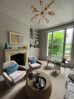 Leilighet – basic, flere senger | Oppholdsområde | TV