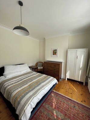 基本單棟房屋, 多張床 | 3 間睡房、熨斗/熨衫板、床單