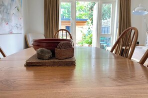 Basic House, Multiple Beds | Dining