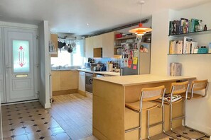 Basic House, Multiple Beds | Private kitchen