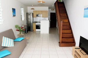 TV, books - Les Emeraudes" apartment with panoramic view (Sainte Luce)