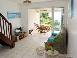 TV, books - Les Emeraudes" apartment with panoramic view (Sainte Luce)