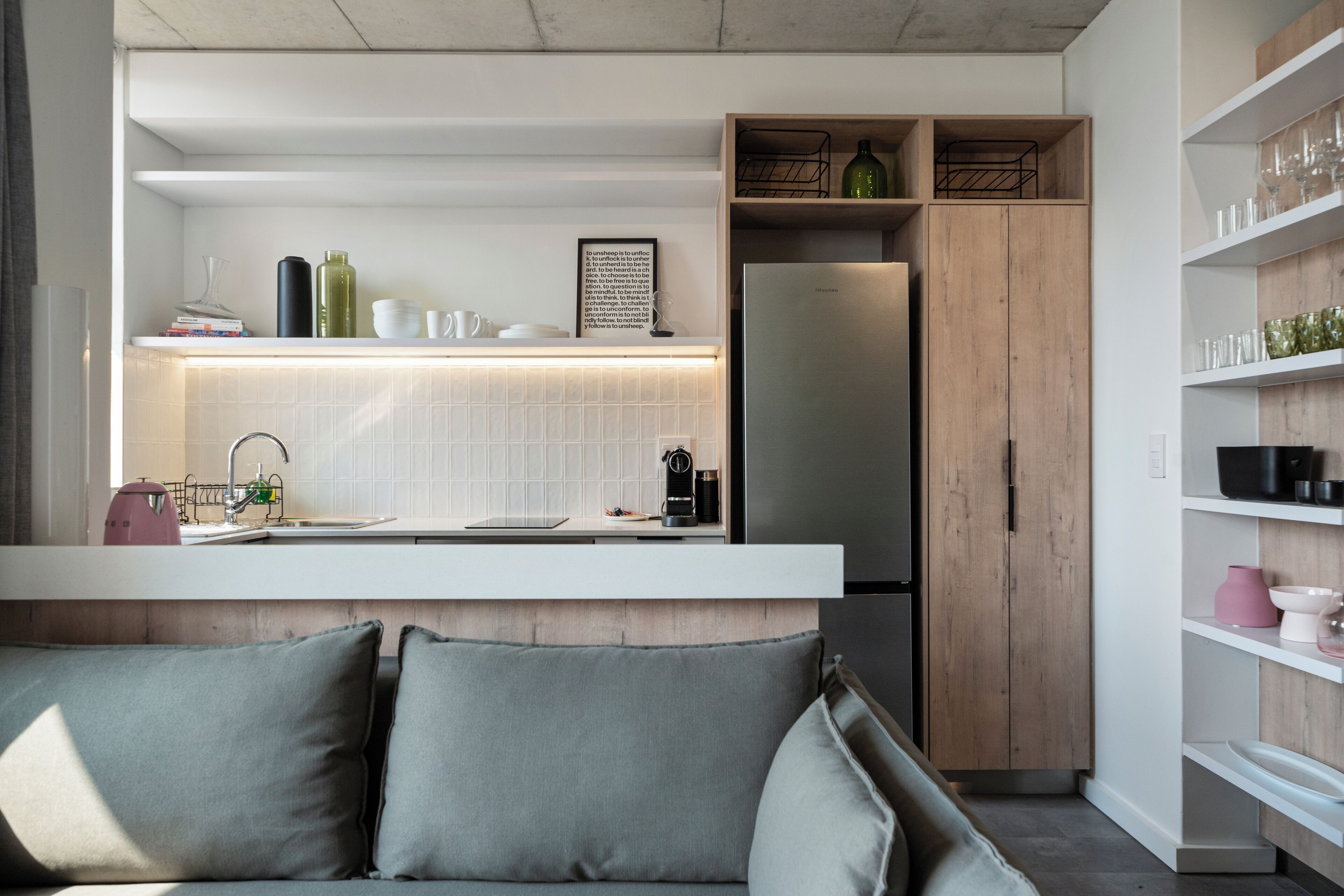 Estúdio grand | Cozinha privada | Geladeira, micro-ondas, fogão, cooktop