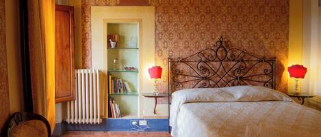 Deluxe Double Room | Peralatan tempat tidur hipoalergenik, gebar bulu kapas