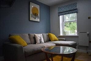 Cottage | Living area - Llansteffan 2-bed Cottage, Sleeps 4, Dog Ok (Carmarthen)