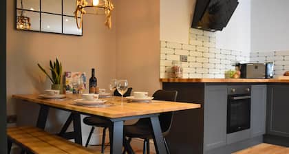 Yr Hen Beudy, Barn Conversion, Sleeps 4, Dogs Ok