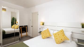 2 bedrooms, desk, iron/ironing board, travel crib