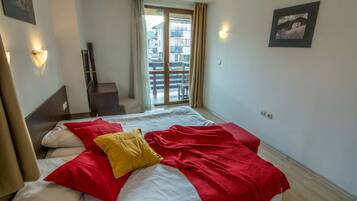 Apartamento estándar | Escritorio, wifi gratis, ropa de cama