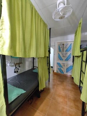Wi-Fi de cortesia, roupa de cama