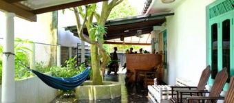 Happy hammocks, Weligama